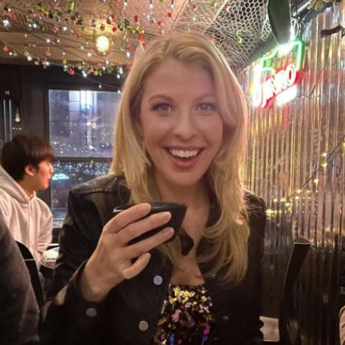 Abigail Roberts (Cali Elizabeth Moore)