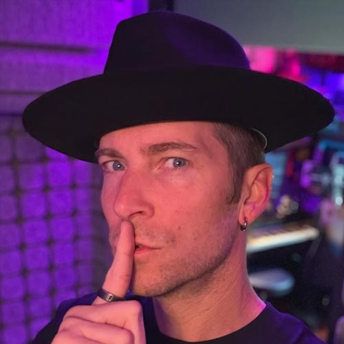 Loki (Troy Baker)